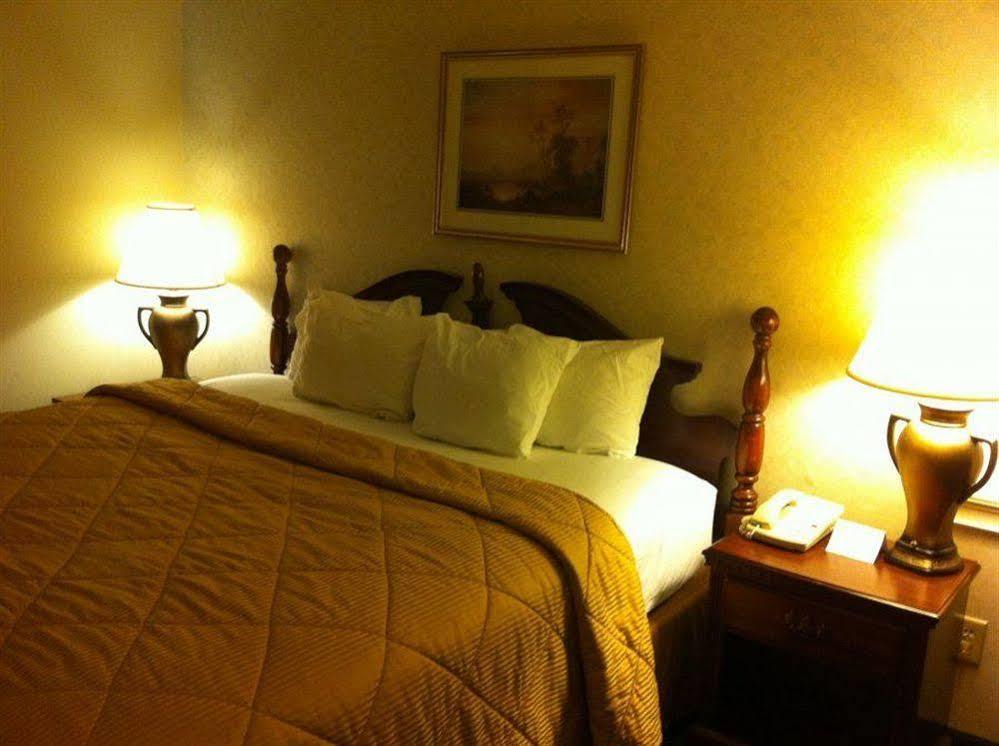 Quality Inn Cornelia Exterior photo